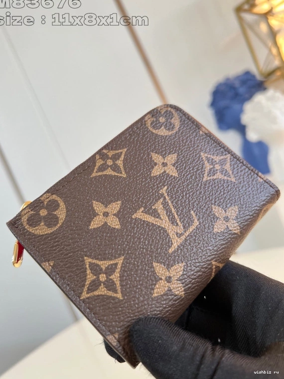 WIS Compact Wallet-11*8.5*1.5CM Vuitton Noa Louis 0720